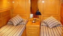 Motor yacht SED -  Twin Cabin